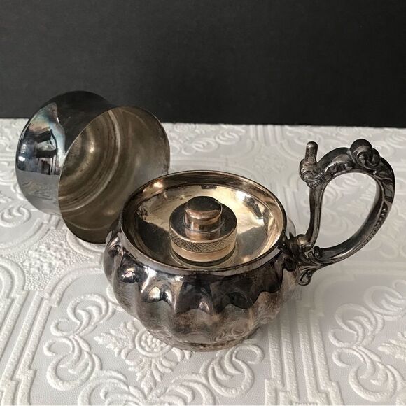 Antique Pairpoint Quadruple Silver Plate Handheld Oil Lamp with Cup - Picture 4 of 16